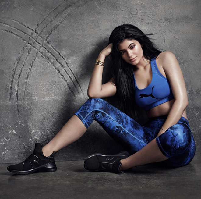 Kylie Jenner nueva imagen de la Adidas Falcon - Khalphora